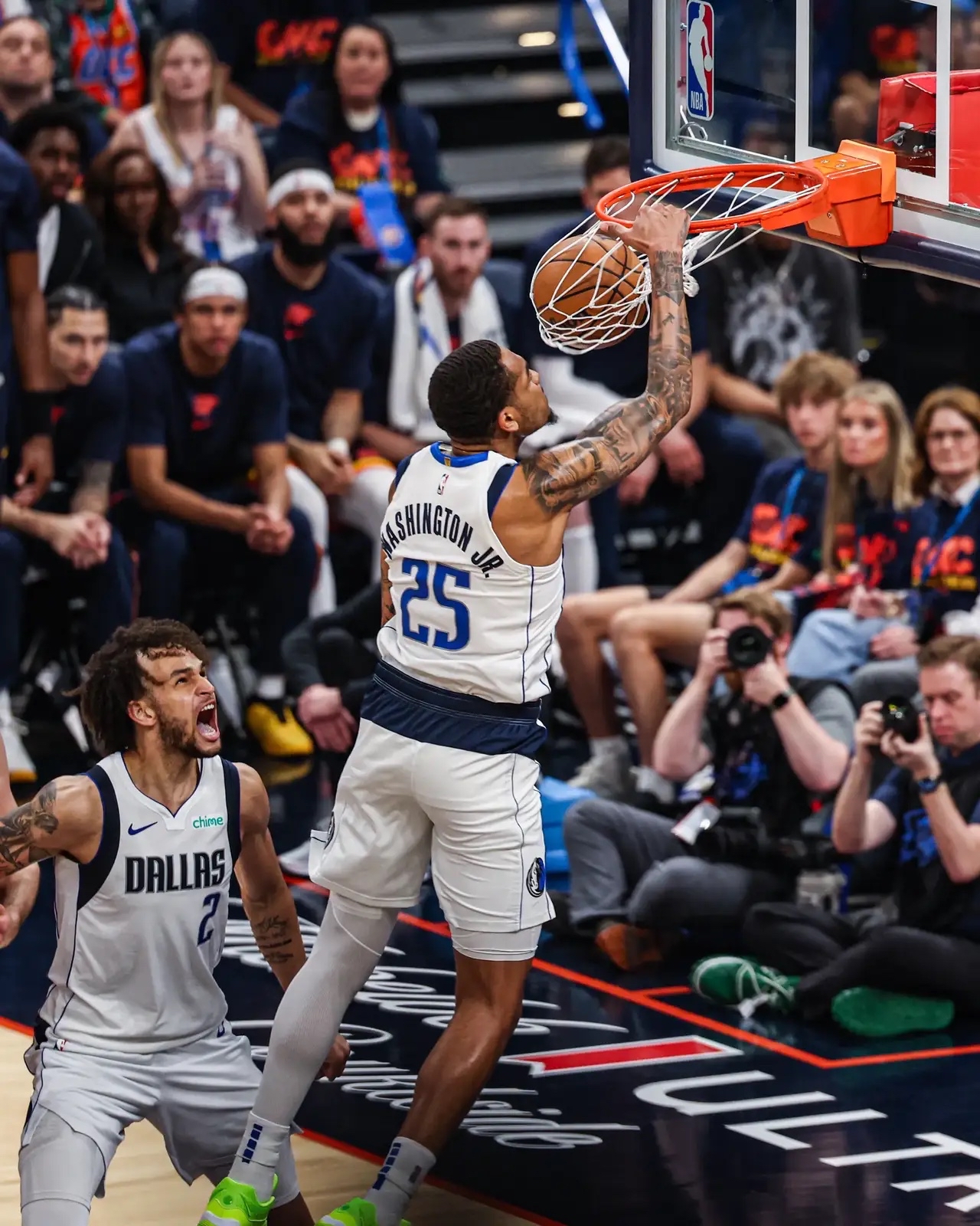 包含集结日休斯敦火箭备战葡超哈兰德在独行侠比赛中败北，马赛篮板制胜备战意甲瞬间刷屏的词条