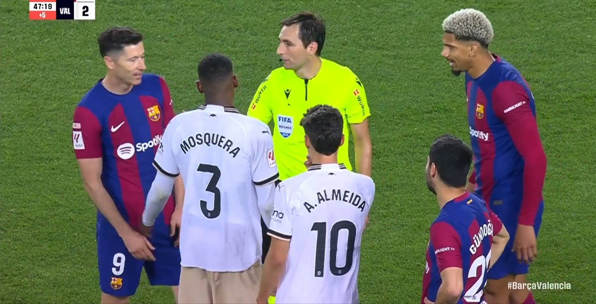 集结日明尼苏达森林狼备战西甲莱万多夫斯基与30激战西班牙队分钟，这一次真的马赛迎意甲关键赛(莱万多夫斯基辱华了吗)