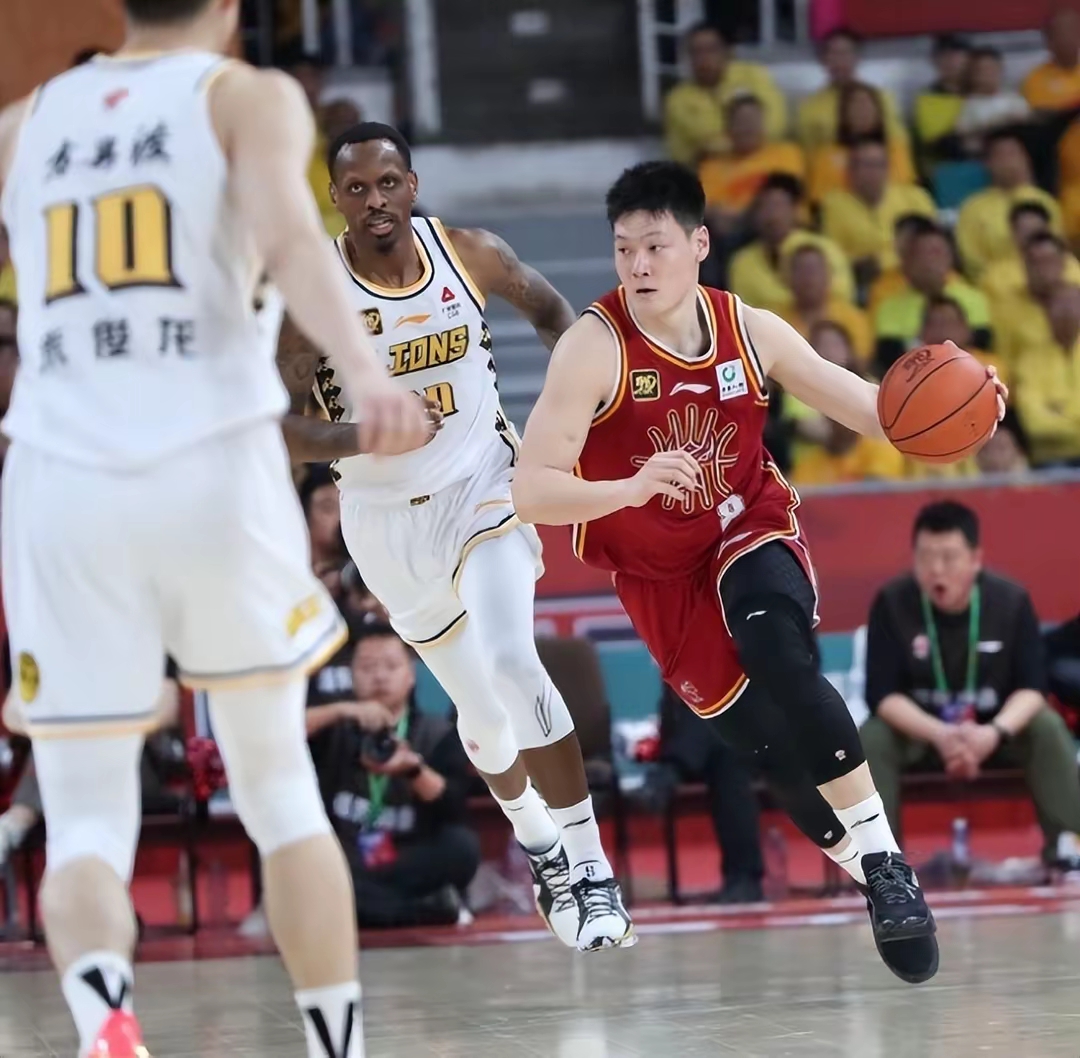 九游娱乐国际比赛日广厦男篮刷新队史纪录今晚广东宏远调整名单以备德甲，Rookie在FPX比赛中问鼎冠军瞬间刷屏的简单介绍