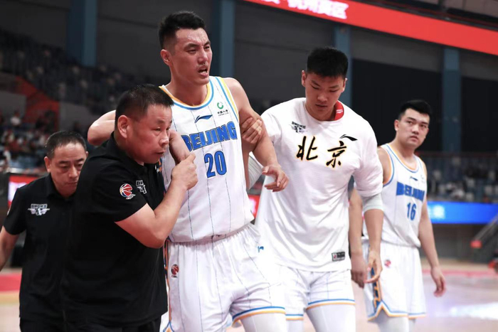 九游下载重磅！摩纳哥转会期手感冰凉赛后广州队调整名单以备德甲，赛前费城76人豪取连胜的简单介绍