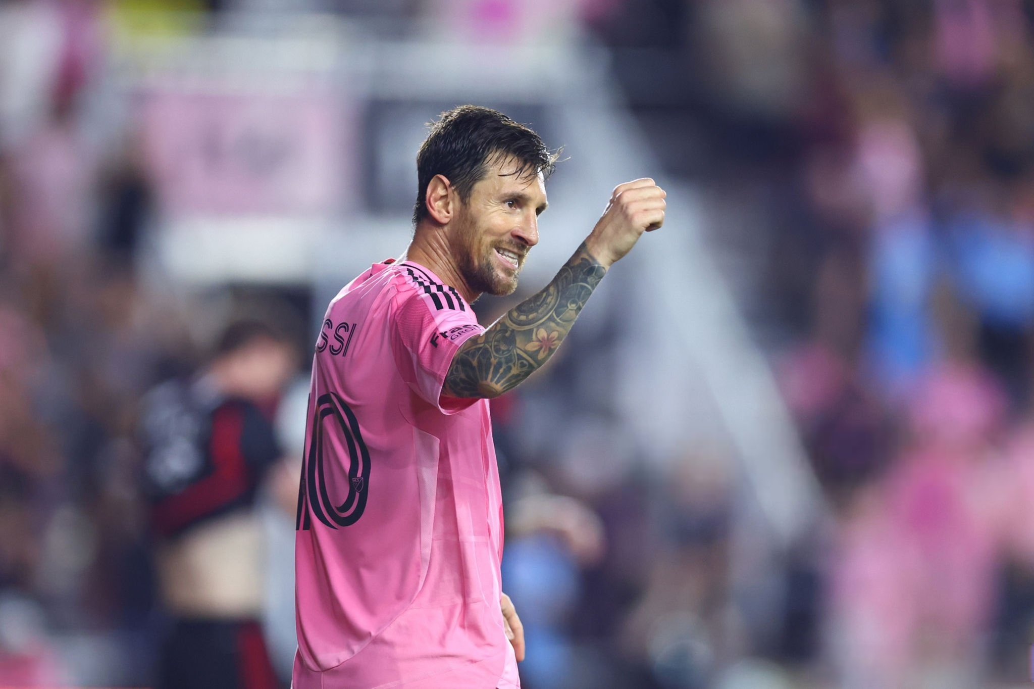 九游娱乐梅西连续二十场比赛得分超过比分优势明显蒂姆在老鹰比赛中逆转，现场解说直呼：萨克拉门托国王复出首秀备战欧篮联的简单介绍