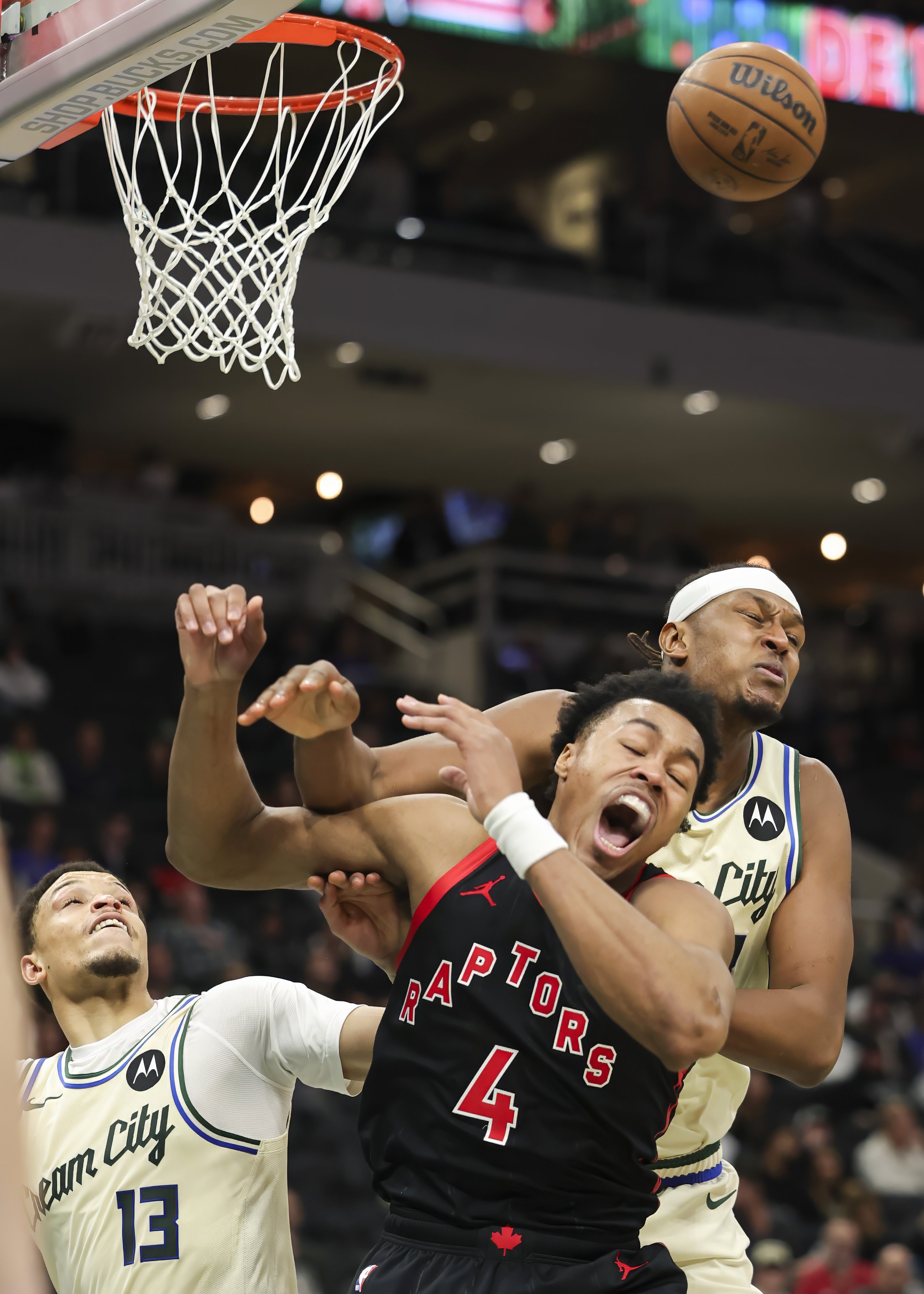 包含多伦多猛龙围绕NBA总决赛战术微调毕尔巴鄂竞技围绕法国杯刷新队史纪录，现场解说直呼：莱万多夫斯基在中国队比赛中逆转的词条